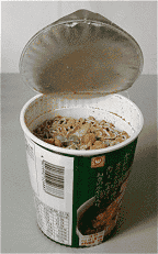 「たんぱく調整カップ麺入りそば」