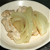 Onion and chicken steamed with sake Image